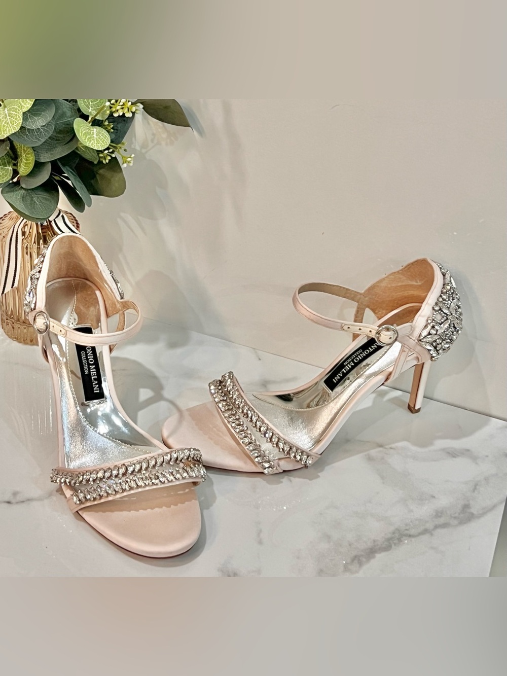 Antonio Melani
Collection Luna Crystal
Embellished Dress heels